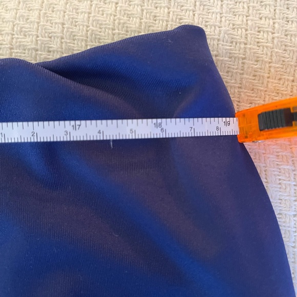 Lola Getts Capri Leggings - Picture 3 of 3